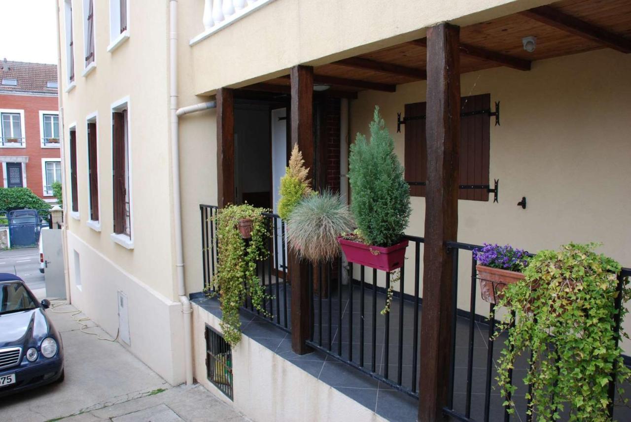 Les Combles Apartment Rosny-sous-Bois Luaran gambar