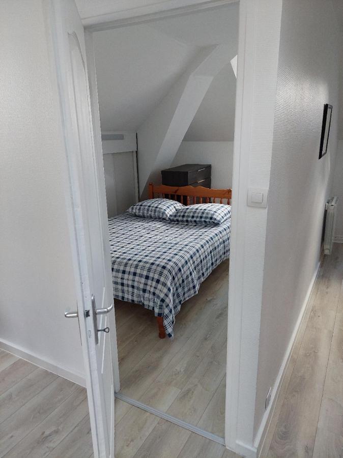 Les Combles Apartment Rosny-sous-Bois Luaran gambar